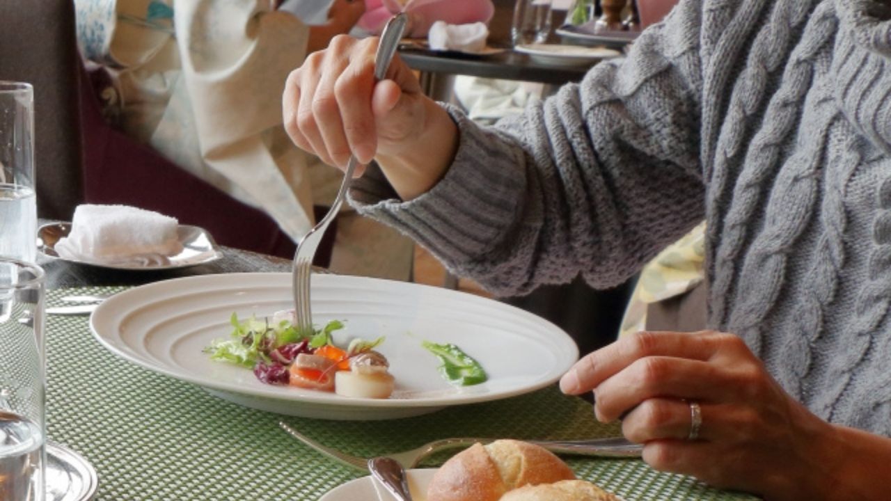食器を下げるマナーをシーン別に解説！基本とタイミングを知りたい方 